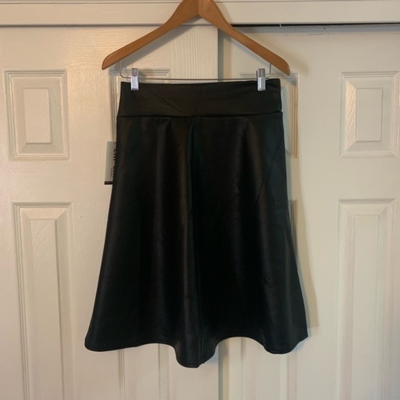 Chi Chi Black Vegan Leather A-line Skirt Small - Picture 2 of 5